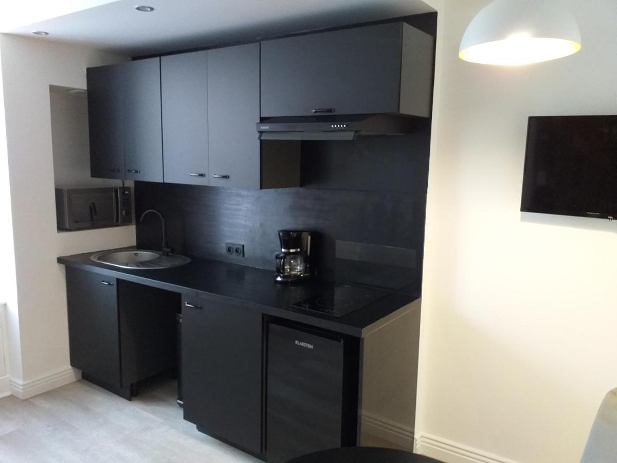 Les Volets Bleus - Deux Appartements Et Un Studio, Jardin Bourges Bagian luar foto