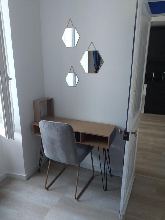 Les Volets Bleus - Deux Appartements Et Un Studio, Jardin Bourges Bagian luar foto