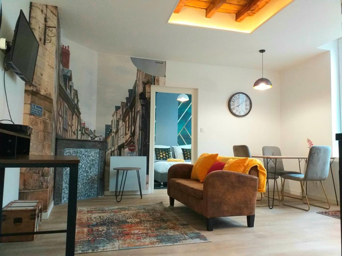 Les Volets Bleus - Deux Appartements Et Un Studio, Jardin Bourges Bagian luar foto